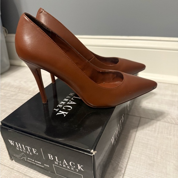White House Black Market Olivia Rich Mahogany Heels, Size 8 - Picture 4 of 7